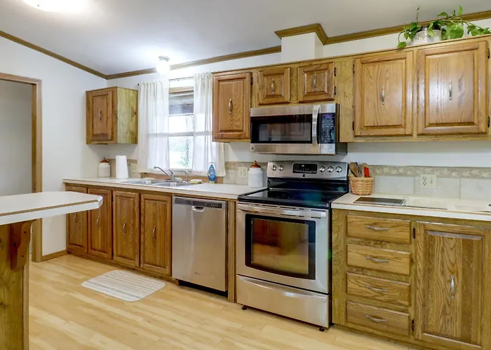 Recently Remodeled! W/ Fire Pit * Hillsboro